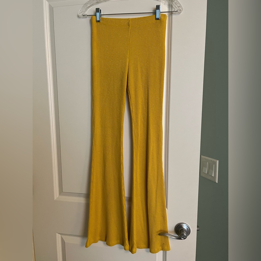 Comfy tight yellow high waisted pants